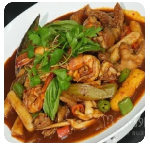 Stir-fried Seafood and Chicken Feet Rice Cake