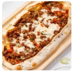 Lamb pide with cheese