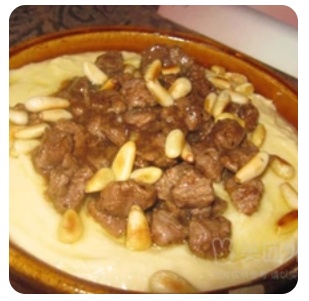 Hummus with meat
