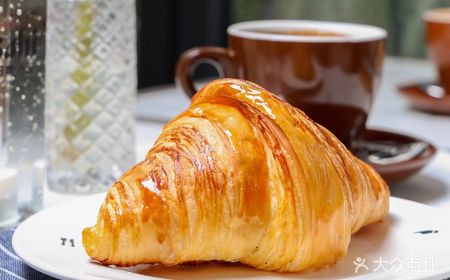 Single weekday signature croissant breakfast