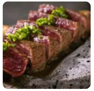 Pan-Seared Tuna with Mashed Potatoes