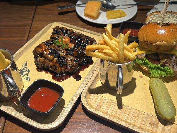 BLT American Western Restaurant·Book Companion Nianhua Branch